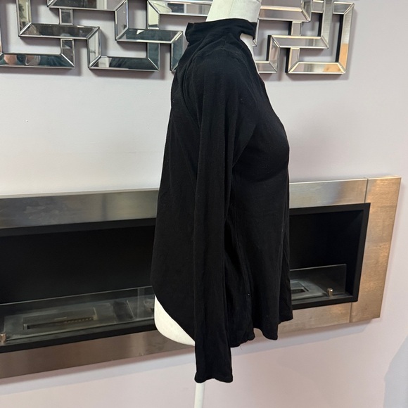 Express black Mock Neck Keyhole Long Sleeve size M - Picture 2 of 5